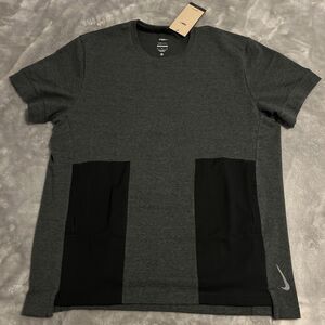 Medium Nike Yoga Mens Dri-FIT Short Sleeve Top DH1927-032 Mens